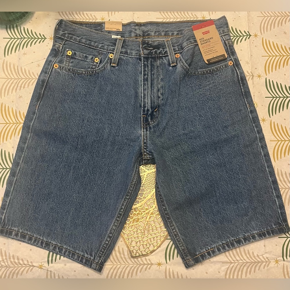 Men’s 30x10 Levi’s 405 Standard Shorts